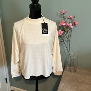 NWT Chaser Cream Waffle Pattern Pullover